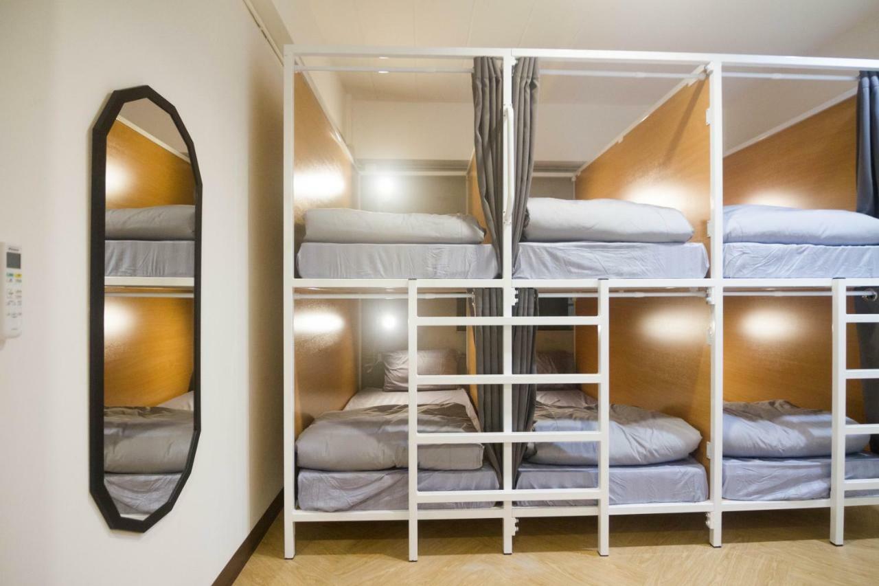 Grey Sheep Hostel Bangkok Exteriör bild