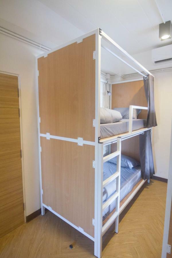 Grey Sheep Hostel Bangkok Exteriör bild