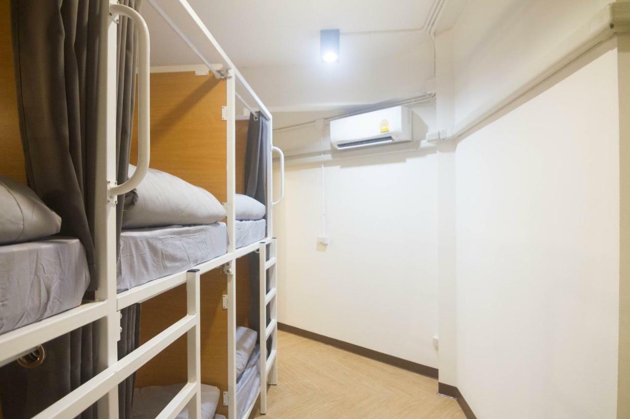 Grey Sheep Hostel Bangkok Exteriör bild